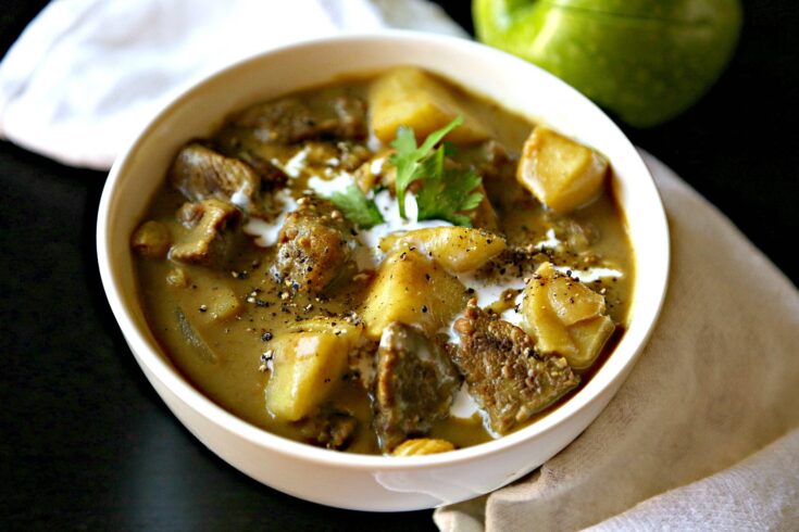 Asian beef curry with apples