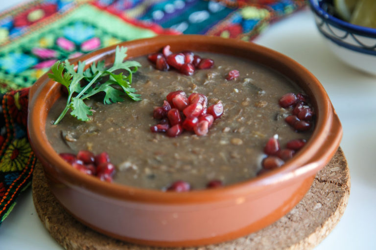 Rummaniyeh (Lentil Stew with Eggplant & Pomegranate) - :: Nutrizonia